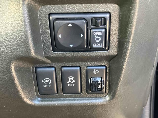 『アイドリングストップ』クルマが停車すると自動的にエンジンを停止し、無駄な燃料消費や排出ガスを抑えます。素早くエンジンを再始動させるなど、ドライバーの感覚とズレのない自然な制御を目指しています。