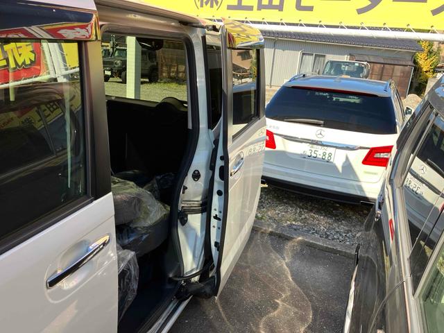 N-BOX G・Lパッケージ 4WD ETC バックカメラ 両側スライド・片側電動 ナビ TV スマートキー アイドリングストップ 電動格納ミラー シートヒーター ベンチシート CVT 盗難防止システム ABS ESC CD(12枚目)