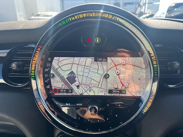 ＭＩＮＩ ジョンクーパーワークス　エッセンシャル・トリム　認定中古車　ミッドナイトブラック　ワンオーナー　純正ナビゲーション　アクティブクルーズコントロール　ブルートゥース接続可　ダイナミカレザーシート　１８インチホイール　バックモニター付（9枚目）