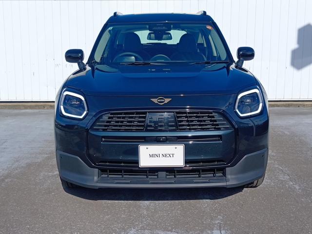 MINI カントリーマンD フェイバリット・トリム 認定中古車 ヘッドアップディスプレイ 純正ナビ 全周囲カメラ 電動トランク アクティブクルーズコントロール ワイヤレスチャージャー LEDヘッドライト ETC車載器(4枚目)