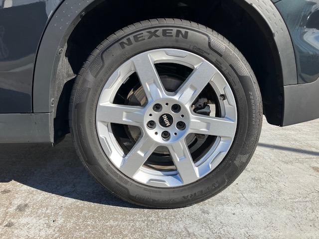 MINI カントリーマンD フェイバリット・トリム 認定中古車 ヘッドアップディスプレイ 純正ナビ 全周囲カメラ 電動トランク アクティブクルーズコントロール ワイヤレスチャージャー LEDヘッドライト ETC車載器(11枚目)