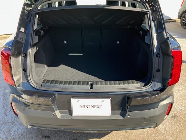 MINI カントリーマンD フェイバリット・トリム 認定中古車 ヘッドアップディスプレイ 純正ナビ 全周囲カメラ 電動トランク アクティブクルーズコントロール ワイヤレスチャージャー LEDヘッドライト ETC車載器(25枚目)