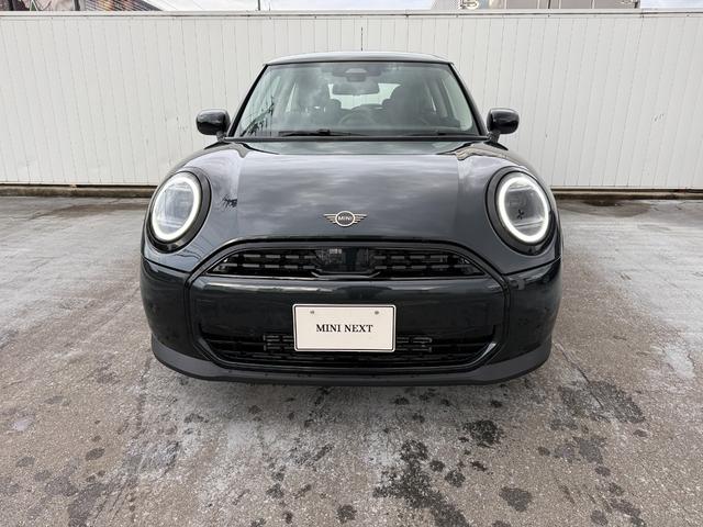 ＭＩＮＩ クーパーＣ　クラシック・トリム　認定中古車　クラシックトリム　丸型ディスプレイ　シートヒーター　ハンドルヒーター　アクティブクルーズコントロール　ＥＴＣ車載器　ＬＥＤヘッドライト　バックカメラ（4枚目）