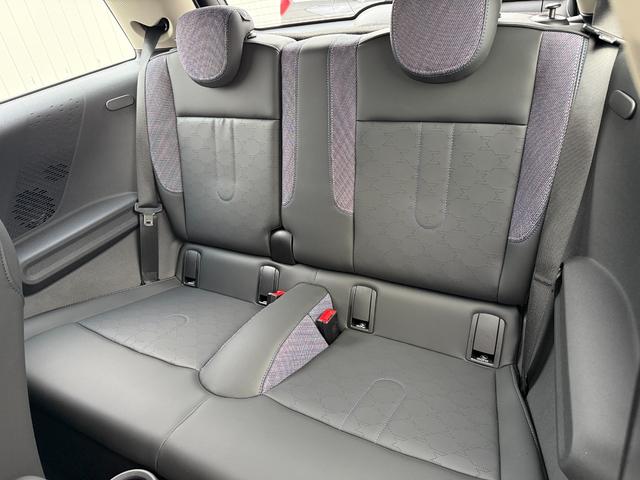 ＭＩＮＩ クーパーＣ　クラシック・トリム　認定中古車　クラシックトリム　丸型ディスプレイ　シートヒーター　ハンドルヒーター　アクティブクルーズコントロール　ＥＴＣ車載器　ＬＥＤヘッドライト　バックカメラ（16枚目）