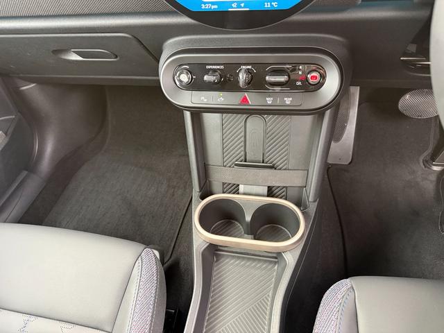 ＭＩＮＩ クーパーＣ　クラシック・トリム　認定中古車　クラシックトリム　丸型ディスプレイ　シートヒーター　ハンドルヒーター　アクティブクルーズコントロール　ＥＴＣ車載器　ＬＥＤヘッドライト　バックカメラ（25枚目）