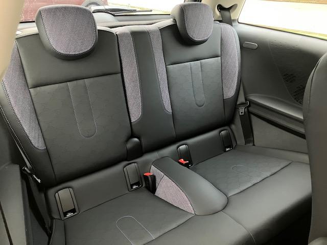 ＭＩＮＩ クーパーＣ　クラシック・トリム　認定中古車　純正ナビ　衝突被害軽減ブレーキ　障害物センサー　パーキングアシスト　レーンキープアシスト　オートマチックハイビーム　純正バックカメラ　ＬＥＤヘッドライト　ＥＴＣ（12枚目）