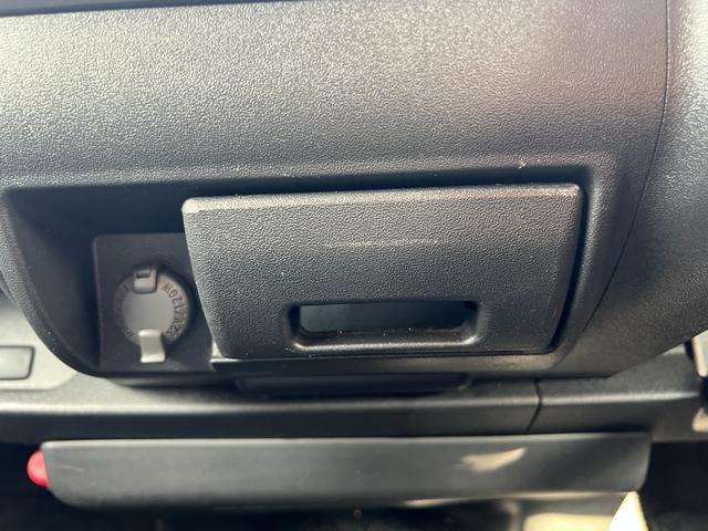 ハイエースバン スーパーＧＬ　ダークプライムＩＩ　４ＷＤ　ＬＥＤヘッドライト　シートカバー　ナビ　フルセグＴＶ　ドライブレコーダー（22枚目）