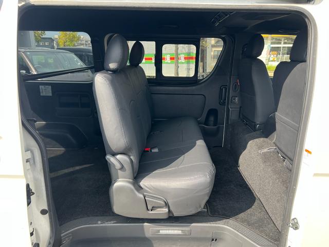 ハイエースバン スーパーＧＬ　ダークプライムＩＩ　４ＷＤ　ＬＥＤヘッドライト　シートカバー　ナビ　フルセグＴＶ　ドライブレコーダー（30枚目）