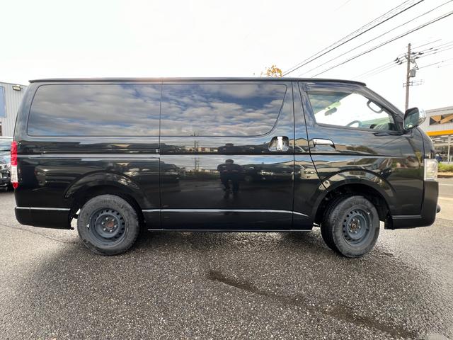 ハイエースバン ロングスーパーＧＬ　４ＷＤ　ＬＥＤヘッドライト　フルセグＴＶ　ナビ　ＥＴＣ　ベットキット（3枚目）