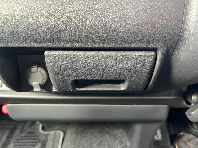 ハイエースバン ロングスーパーＧＬ　４ＷＤ　ＬＥＤヘッドライト　フルセグＴＶ　ナビ　ＥＴＣ　ベットキット（14枚目）