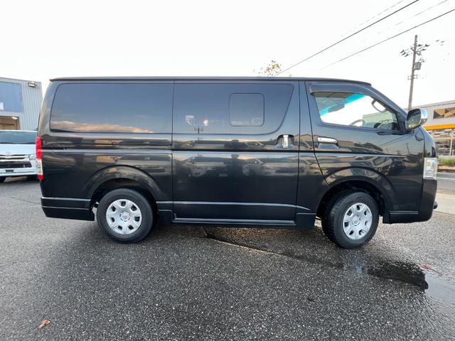 ハイエースバン ロングスーパーＧＬ　４ＷＤ　ＬＥＤヘッドランプ　ディスプレーオーディオ　バックカメラ　ユーアイビークルショックアブソーバー　リーフスプリング　フォグＬＥＤ（3枚目）