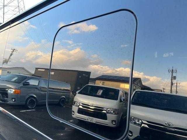 ハイエースバン ロングスーパーＧＬ　４ＷＤ　ＬＥＤヘッドランプ　ディスプレーオーディオ　バックカメラ　ユーアイビークルショックアブソーバー　リーフスプリング　フォグＬＥＤ（12枚目）