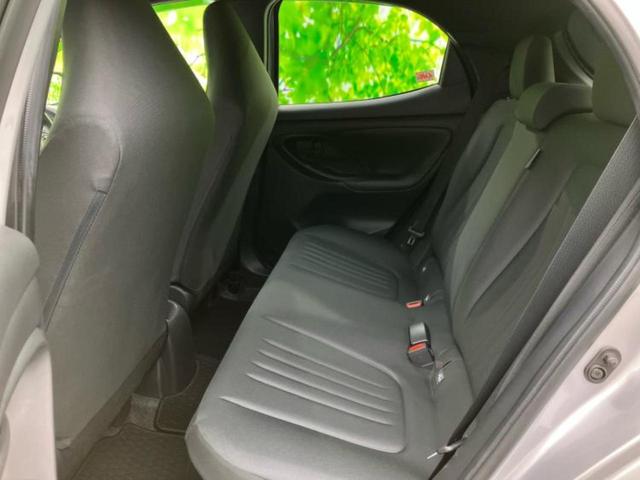 ヤリス ハイブリッドＧ　保証書／ディスプレイオーディオ／衝突安全装置／車線逸脱防止支援システム／ヘッドランプ　ＬＥＤ／ＥＴＣ／ＥＢＤ付ＡＢＳ／横滑り防止装置／アイドリングストップ／クルーズコントロール／バックモニター　記録簿（7枚目）