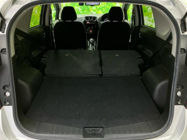 ノート ４ＷＤ　ｅパワーＢ　ＦＯＵＲ　インテリジェントルームミラー／エマージェンシーブレーキ／アラウンドビューモニター／車線逸脱防止支援システム／ＥＴＣ／ＥＢＤ付ＡＢＳ／横滑り防止装置／アイドリングストップ／パワーウインドウ　全周囲カメラ（19枚目）