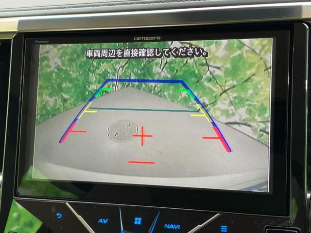 WECARSの展示場では実際に見て、触ってお車をお選びいただけます!知識の豊富な営業スタッフが様々なカーライフをご提案いたします!