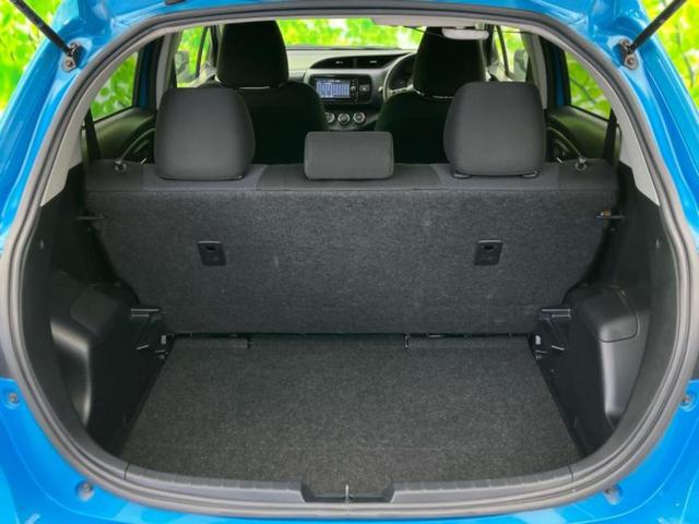 ヴィッツ Fセーフティエディション 新品タイヤ/保証書/純正 SDナビ/衝突安全装置/車線逸脱防止支援システム/ETC/EBD付ABS/横滑り防止装置/フルセグTV/エアバッグ 運転席/エアバッグ 助手席/パワーウインドウ 盗難防止装置(8枚目)