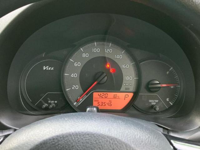 ヴィッツ Fセーフティエディション 新品タイヤ/保証書/純正 SDナビ/衝突安全装置/車線逸脱防止支援システム/ETC/EBD付ABS/横滑り防止装置/フルセグTV/エアバッグ 運転席/エアバッグ 助手席/パワーウインドウ 盗難防止装置(10枚目)