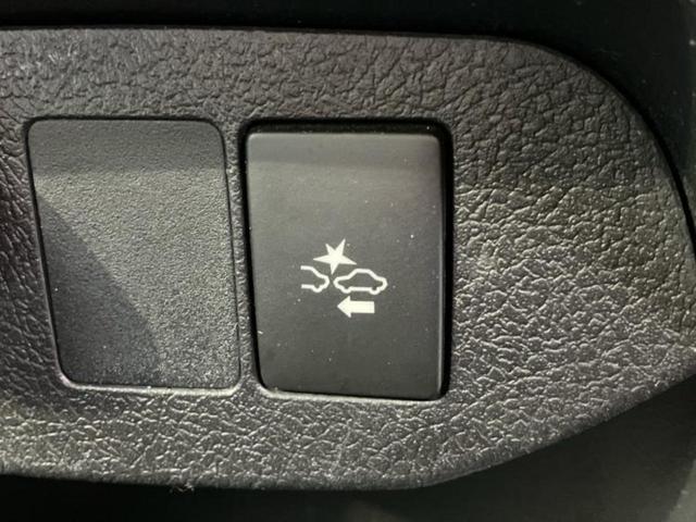 ヴィッツ Fセーフティエディション 新品タイヤ/保証書/純正 SDナビ/衝突安全装置/車線逸脱防止支援システム/ETC/EBD付ABS/横滑り防止装置/フルセグTV/エアバッグ 運転席/エアバッグ 助手席/パワーウインドウ 盗難防止装置(18枚目)