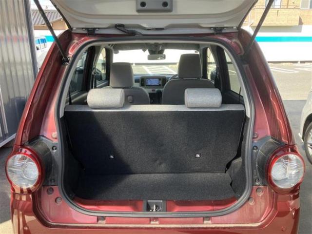 WECARSでは各商談席に大型モニターをご用意しております!見やすい大画面でゆったりと全国の在庫をご覧いただけます!是非ご来店お待ちしております!