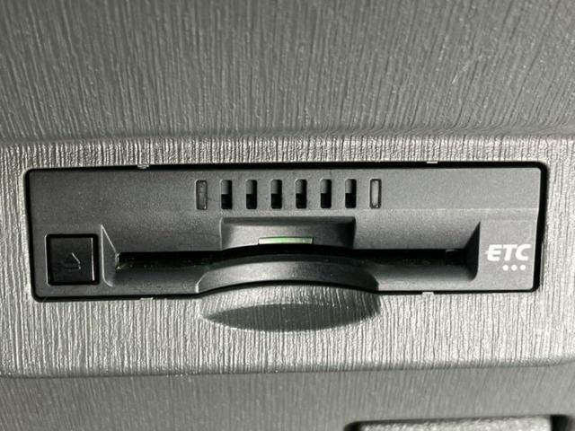 プリウスα Sチューンブラック 新品タイヤ/純正 SDナビ/Bluetooth接続/ETC/EBD付ABS/横滑り防止装置/アイドリングストップ/バックモニター/フルセグTV/DVD/エアバッグ 運転席/エアバッグ 助手席(18枚目)