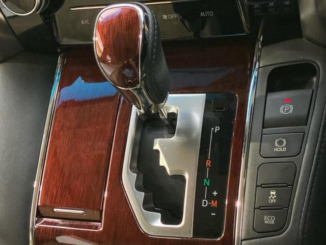 ヴェルファイア Ｖ　新品タイヤ／保証書／社外　１０インチ　ＳＤナビ／フリップダウンモニター　社外　１２．８インチ／両側電動スライドドア／パーキングアシスト　バックガイド／ヘッドランプ　ＬＥＤ　バックカメラ　後席モニター（18枚目）