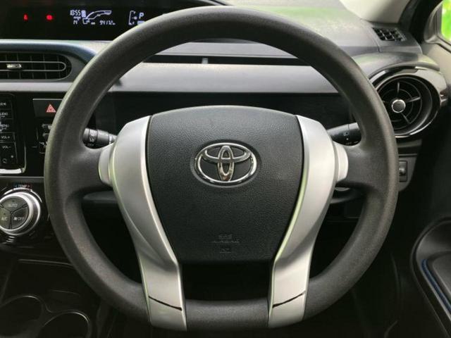 アクア S 純正 SDナビ/EBD付ABS/横滑り防止装置/アイドリングストップ/フルセグTV/エアバッグ 運転席/エアバッグ 助手席/パワーウインドウ/キーレスエントリー/オートエアコン/パワーステアリング(13枚目)