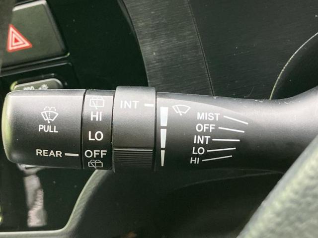 アクア S 純正 SDナビ/EBD付ABS/横滑り防止装置/アイドリングストップ/フルセグTV/エアバッグ 運転席/エアバッグ 助手席/パワーウインドウ/キーレスエントリー/オートエアコン/パワーステアリング(15枚目)