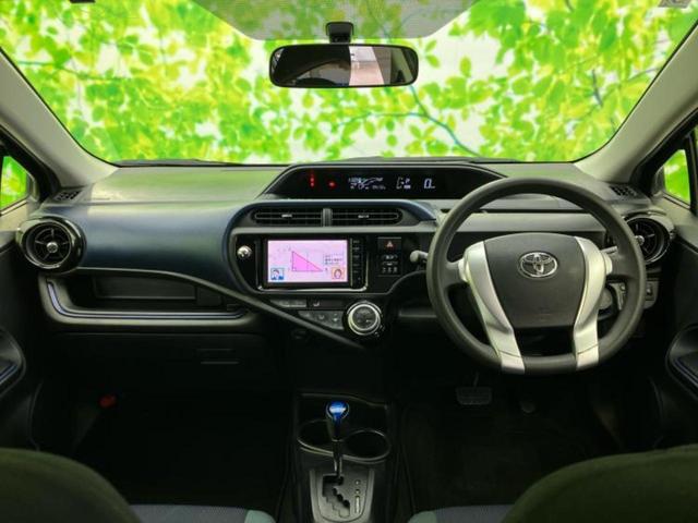 アクア S 純正 SDナビ/EBD付ABS/横滑り防止装置/アイドリングストップ/フルセグTV/エアバッグ 運転席/エアバッグ 助手席/パワーウインドウ/キーレスエントリー/オートエアコン/パワーステアリング(24枚目)