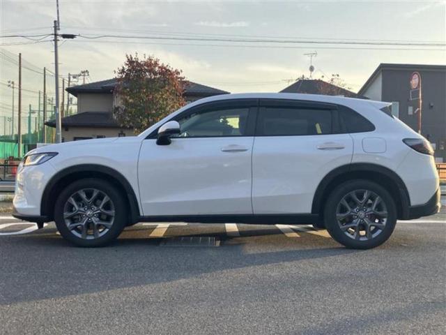 ZR-V 4WD eHEV X 新品タイヤ/保証書/純正 SDナビ/衝突安全装置/シートヒーター/車線逸脱防止支援システム/電動バックドア/ヘッドランプ LED/ETC/EBD付ABS/横滑り防止装置/アイドリングストップ 4WD(2枚目)