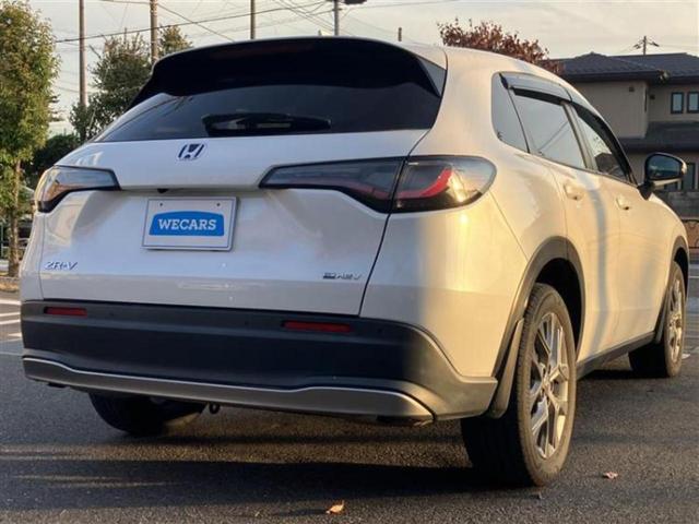 ZR-V 4WD eHEV X 新品タイヤ/保証書/純正 SDナビ/衝突安全装置/シートヒーター/車線逸脱防止支援システム/電動バックドア/ヘッドランプ LED/ETC/EBD付ABS/横滑り防止装置/アイドリングストップ 4WD(3枚目)