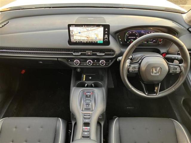 ZR-V 4WD eHEV X 新品タイヤ/保証書/純正 SDナビ/衝突安全装置/シートヒーター/車線逸脱防止支援システム/電動バックドア/ヘッドランプ LED/ETC/EBD付ABS/横滑り防止装置/アイドリングストップ 4WD(4枚目)