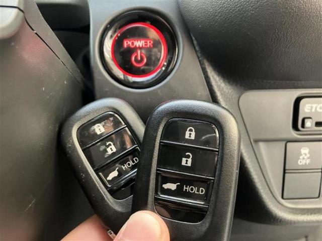 ZR-V 4WD eHEV X 新品タイヤ/保証書/純正 SDナビ/衝突安全装置/シートヒーター/車線逸脱防止支援システム/電動バックドア/ヘッドランプ LED/ETC/EBD付ABS/横滑り防止装置/アイドリングストップ 4WD(17枚目)