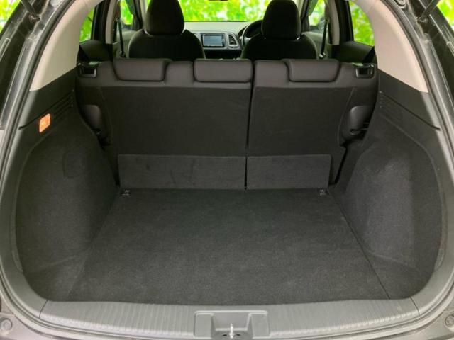 ヴェゼル ４ＷＤ　Ｘ・ホンダセンシング　新品タイヤ／保証書／純正　ＳＤナビ／シートヒーター／ヘッドランプ　ＬＥＤ／ＥＴＣ／ＥＢＤ付ＡＢＳ／横滑り防止装置／アイドリングストップ／フルセグＴＶ／エアバッグ　運転席／エアバッグ　助手席　４ＷＤ（8枚目）