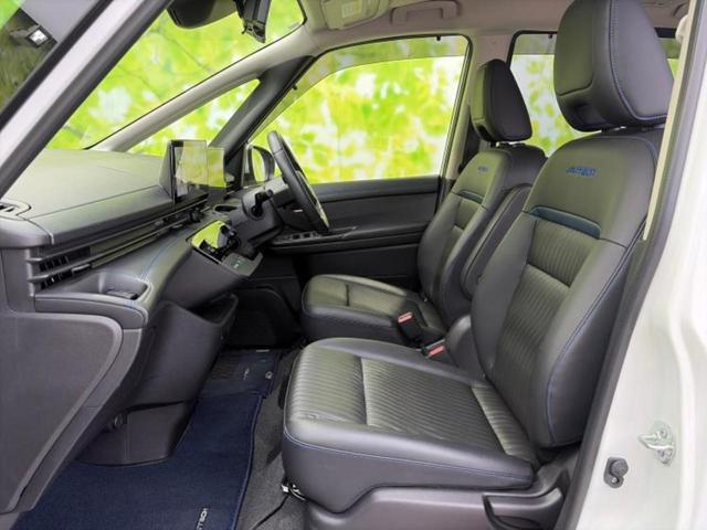 ＷＥＣＡＲＳでは各商談席に大型モニターをご用意しております！見やすい大画面でゆったりと全国の在庫をご覧いただけます！是非ご来店お待ちしております！