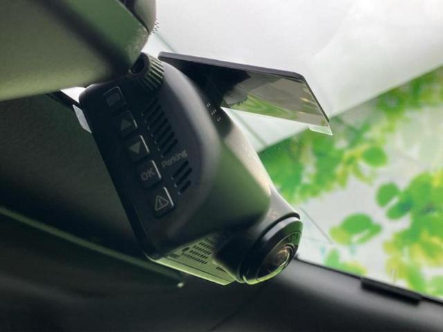 ＷＥＣＡＲＳでは各商談席に大型モニターをご用意しております！見やすい大画面でゆったりと全国の在庫をご覧いただけます！是非ご来店お待ちしております！