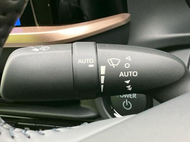 クラウンクロスオーバー ４ＷＤ　Ｇアドバンスドレザーパッケージ　新品タイヤ／保証書／ディスプレイオーディオ＋ナビ９インチ／デジタルインナーミラー／衝突安全装置／シートヒーター／全方位モニター／車線逸脱防止支援システム／シート　合皮／ヘッドランプ　ＬＥＤ　電動シート（16枚目）