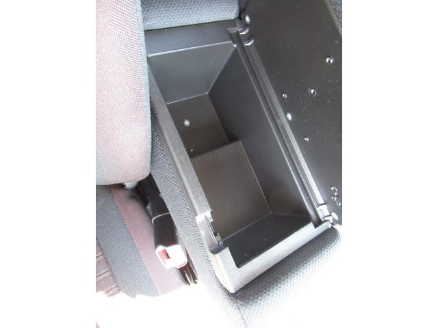 ハイブリッドT 禁煙車 SDナビ フルセグTV Bluetooth バックカメラ ETC 衝突軽減 レーンアシスト クルーズコントロール シートヒーター ヘッドアップディスプレイ Pスタート LEDライト&フォグ(41枚目)