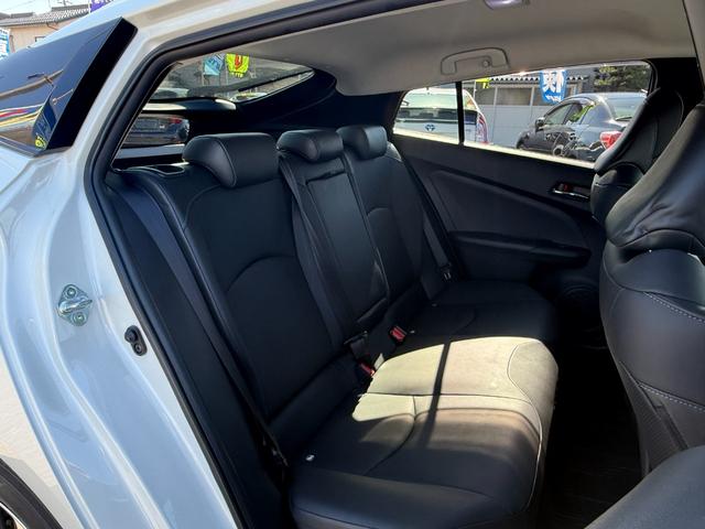 プリウス Sツーリングセレクション【衝突軽減】【禁煙車】【大阪仕入】 【モデリスタ15インチアルミ】【SDナビ/フルセグ/BT接続/バックカメラ】【黒革シート/シートヒーター】【LEDオートライト/オートハイビーム】【クルコン】【ETC】【アイドリングストップ】(15枚目)