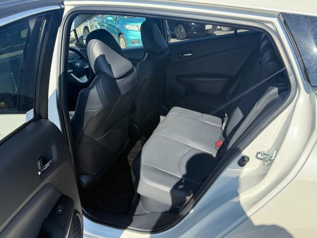 プリウス Sツーリングセレクション【衝突軽減】【禁煙車】【大阪仕入】 【モデリスタ15インチアルミ】【SDナビ/フルセグ/BT接続/バックカメラ】【黒革シート/シートヒーター】【LEDオートライト/オートハイビーム】【クルコン】【ETC】【アイドリングストップ】(19枚目)