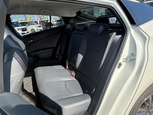 プリウス Sツーリングセレクション【衝突軽減】【禁煙車】【大阪仕入】 【モデリスタ15インチアルミ】【SDナビ/フルセグ/BT接続/バックカメラ】【黒革シート/シートヒーター】【LEDオートライト/オートハイビーム】【クルコン】【ETC】【アイドリングストップ】(20枚目)