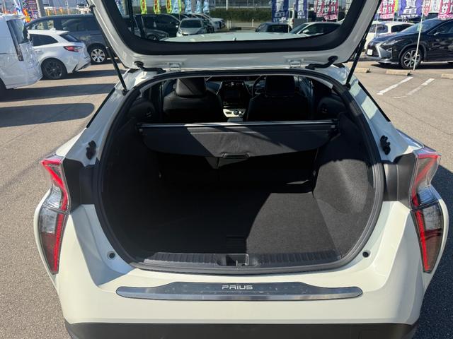 プリウス Sツーリングセレクション【衝突軽減】【禁煙車】【大阪仕入】 【モデリスタ15インチアルミ】【SDナビ/フルセグ/BT接続/バックカメラ】【黒革シート/シートヒーター】【LEDオートライト/オートハイビーム】【クルコン】【ETC】【アイドリングストップ】(22枚目)