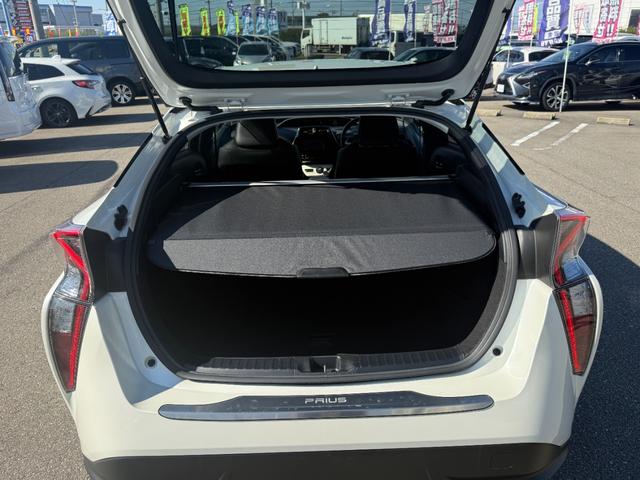 プリウス Sツーリングセレクション【衝突軽減】【禁煙車】【大阪仕入】 【モデリスタ15インチアルミ】【SDナビ/フルセグ/BT接続/バックカメラ】【黒革シート/シートヒーター】【LEDオートライト/オートハイビーム】【クルコン】【ETC】【アイドリングストップ】(23枚目)