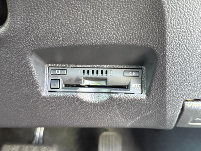 プリウス Sツーリングセレクション【衝突軽減】【禁煙車】【大阪仕入】 【モデリスタ15インチアルミ】【SDナビ/フルセグ/BT接続/バックカメラ】【黒革シート/シートヒーター】【LEDオートライト/オートハイビーム】【クルコン】【ETC】【アイドリングストップ】(44枚目)