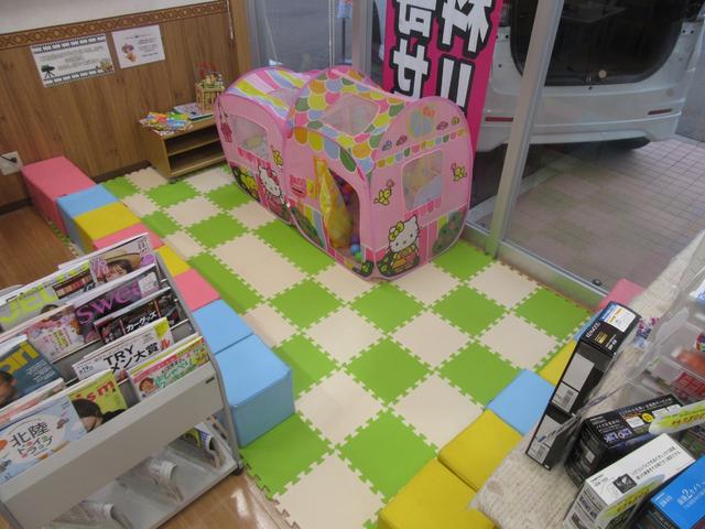 プリウス Sツーリングセレクション【衝突軽減】【禁煙車】【大阪仕入】 【モデリスタ15インチアルミ】【SDナビ/フルセグ/BT接続/バックカメラ】【黒革シート/シートヒーター】【LEDオートライト/オートハイビーム】【クルコン】【ETC】【アイドリングストップ】(75枚目)