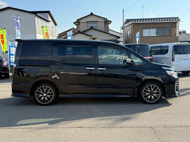 ヴォクシー ZS 煌(10枚目)