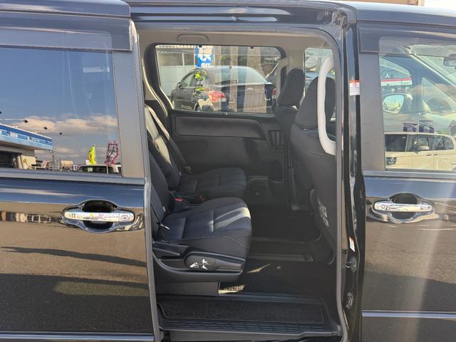 ヴォクシー ZS 煌(14枚目)