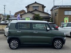 自社陸運局認証工場完備！国家資格車検検査員資格を持った整備士による整備。ステレオ、エアコン等走行に関係のない所も不具合箇所があれば修理してお渡しいたします。ハイブリッド整備も研修済みのスタッフが常駐！ 6