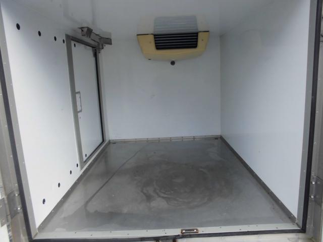 キャリイトラック 　中温冷蔵冷凍車（18枚目）