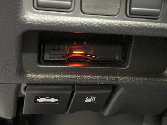 20X エマージェンシーブレーキパッケージ 4WD 衝突軽減 禁煙車 純正SDナビ 前席シートヒーター LEDヘッド バックカメラ Bluetooth ドラレコ ETC フルセグ クリアランスソナー オートライト オートエアコン 純正17AW(8枚目)