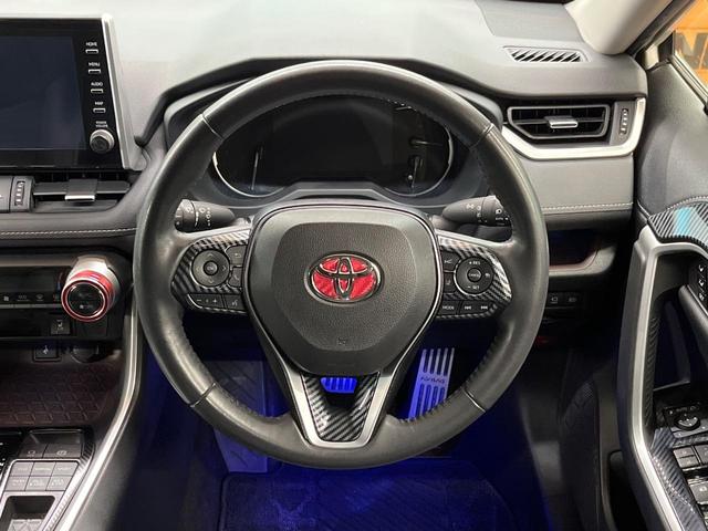 ＲＡＶ４ Ｇ　４ＷＤ　モデリスタエアロ　９型純正ナビ　全周囲カメラ　寒冷地仕様　ＡＣ１００Ｖ電源　トヨタセーフティセンス　レーダークルーズ　禁煙車　パワーバックドア　合皮シート　前席シートヒーター　パワーシート（11枚目）